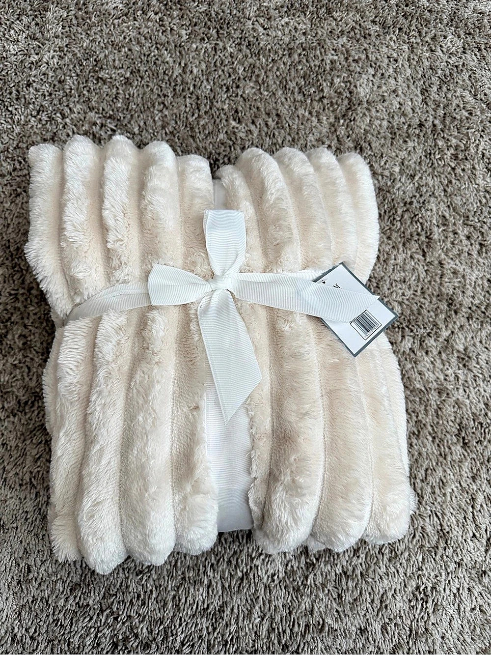 Barefoot Dreams CozyChic Ribbed Throw Cream Blanket